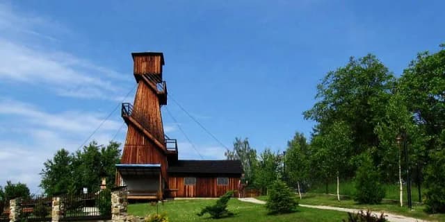 Skansen Gorlice - odkryj fascynującą historię przemysłu naftowego Skansen Gorlice - odkryj fascynującą historię przemysłu naftowego