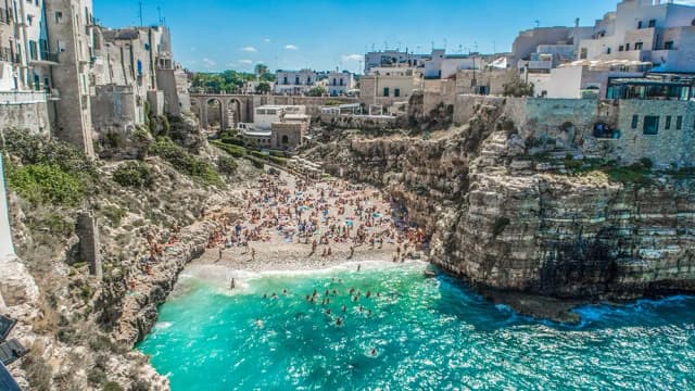 Apulia najpiękniejsze miejsca, które zachwycą każdego turystę Apulia najpiękniejsze miejsca, które zachwycą każdego turystę