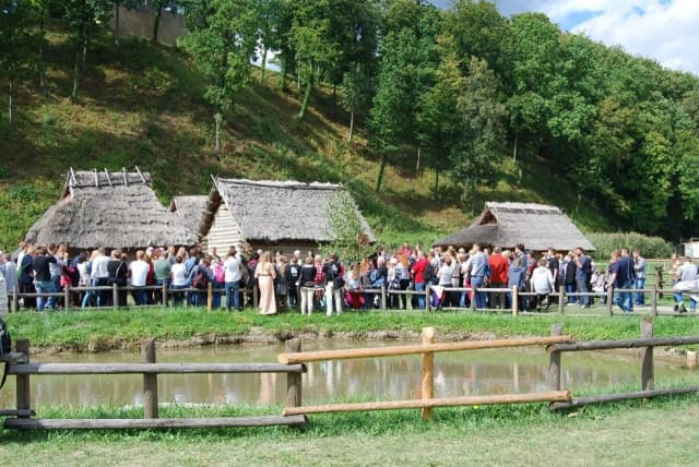 Trzcinica skansen - odkryj fascynującą historię i atrakcje archeologiczne Trzcinica skansen - odkryj fascynującą historię i atrakcje archeologiczne