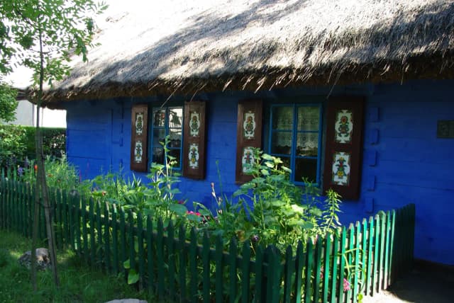 Skansen w Łowiczu: Odkryj fascynującą historię i atrakcje regionu Skansen w Łowiczu: Odkryj fascynującą historię i atrakcje regionu