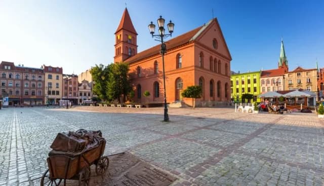1000 najpiękniejszych miejsc w Polsce, które musisz zobaczyć teraz 1000 najpiękniejszych miejsc w Polsce, które musisz zobaczyć teraz