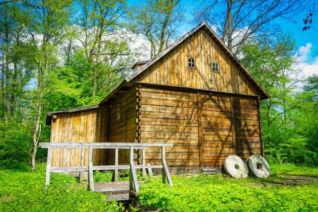 Skansen Wsi Radomskiej - odkryj fascynującą historię i tradycje Skansen Wsi Radomskiej - odkryj fascynującą historię i tradycje